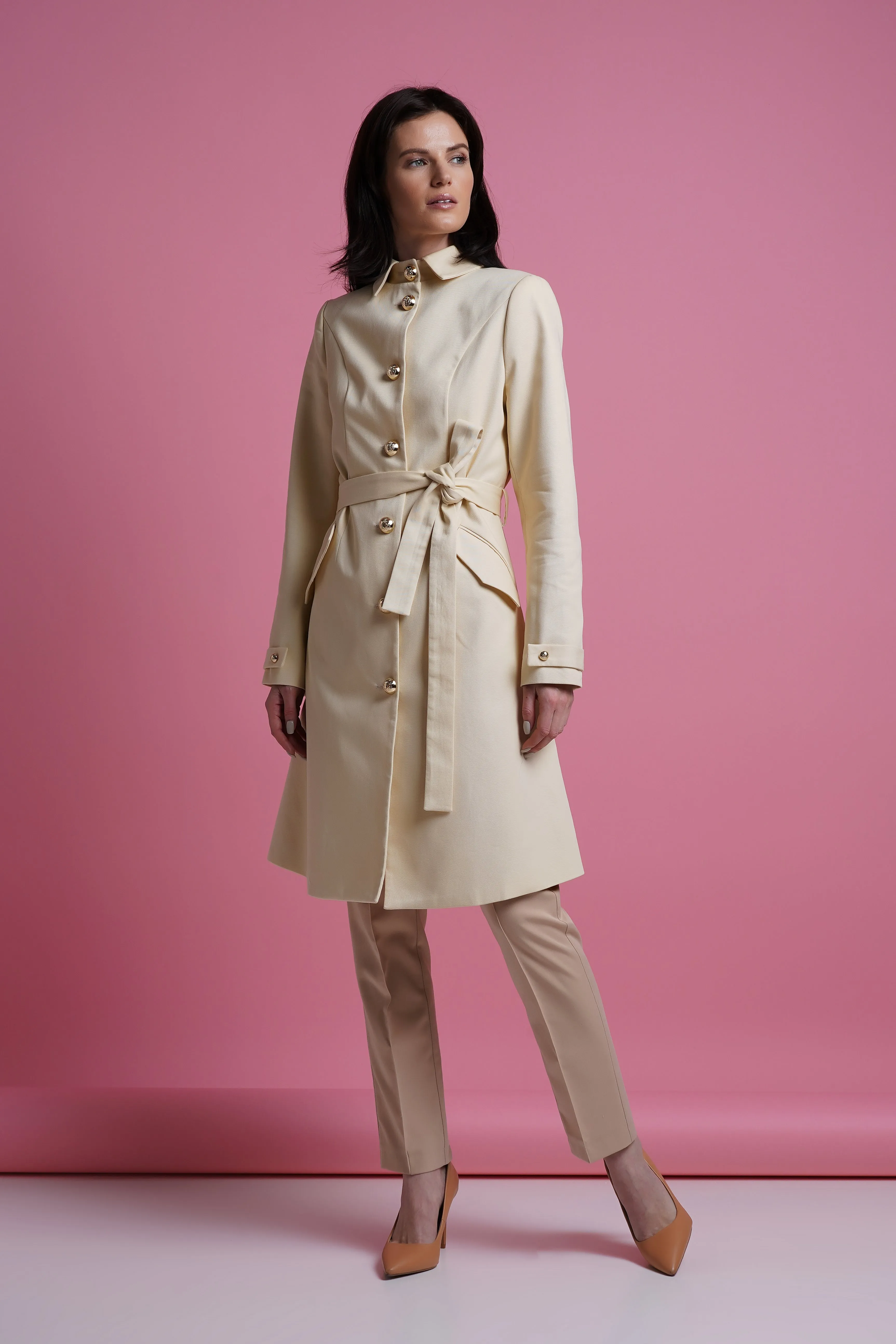 Creamy single breasted trench coat
