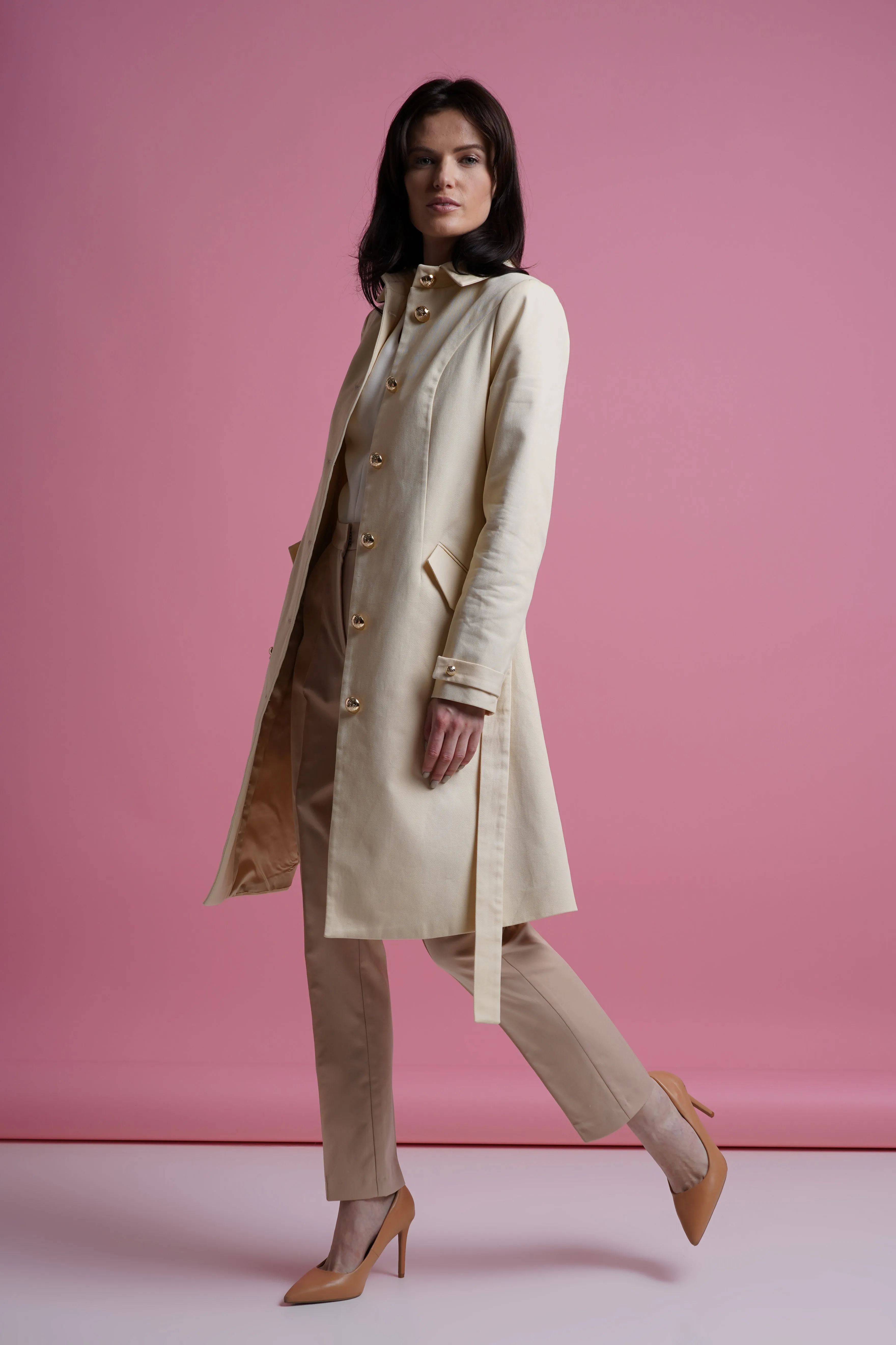 Creamy single breasted trench coat