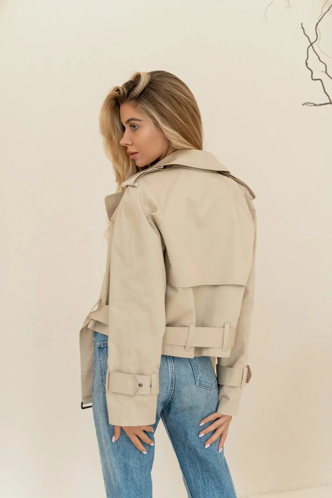 Cropped beige cotton trench coat