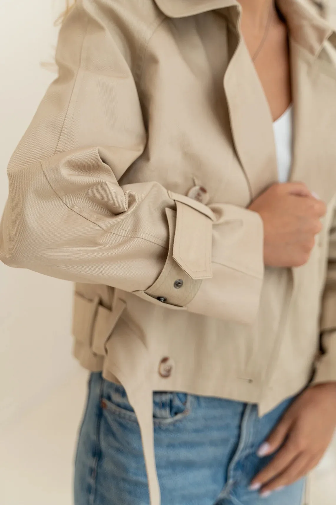 Cropped beige cotton trench coat