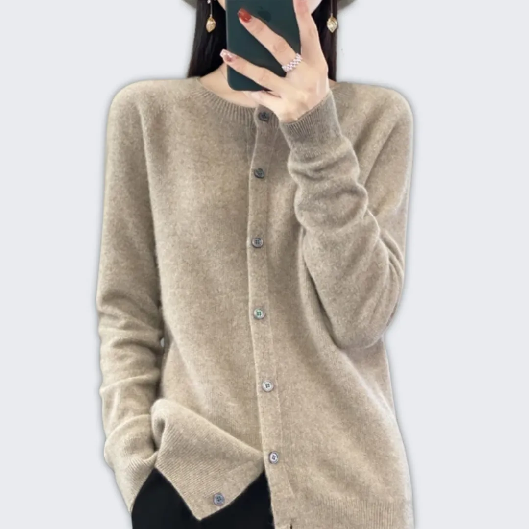 Luxurious Soft Wool Cardigan | Silke - Warmth & Style Combined