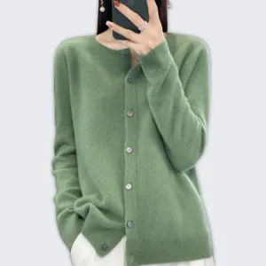 Luxurious Soft Wool Cardigan | Silke - Warmth & Style Combined