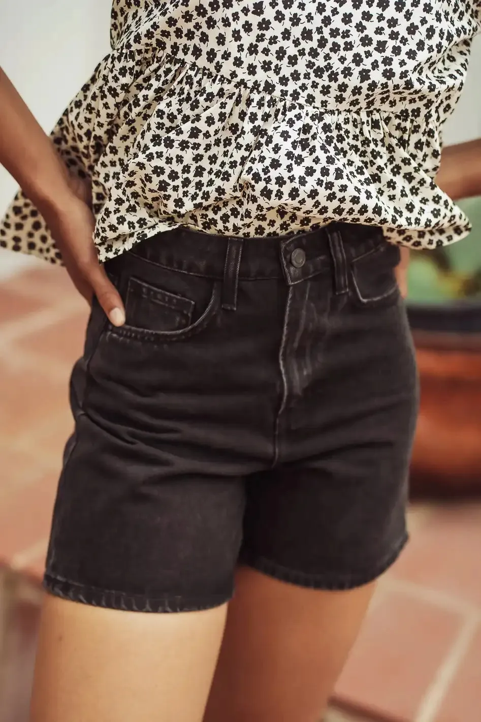 Mandy Mom Shorts in Black - FINAL SALE