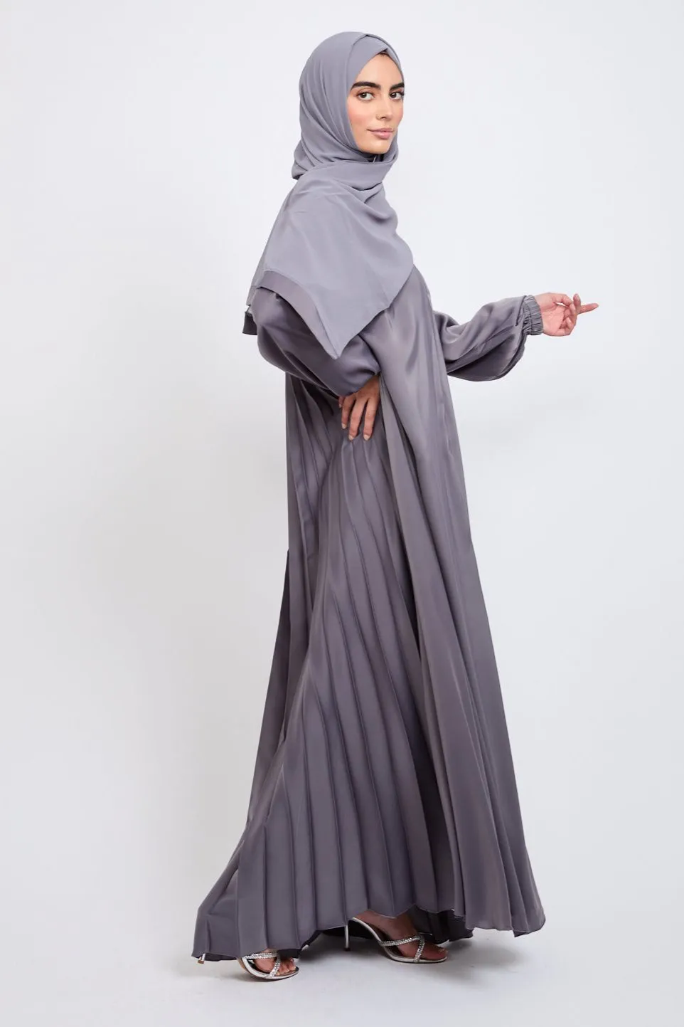 Umbrella Cut Open Abaya with Pleated Back Detailing - Lavender Grey