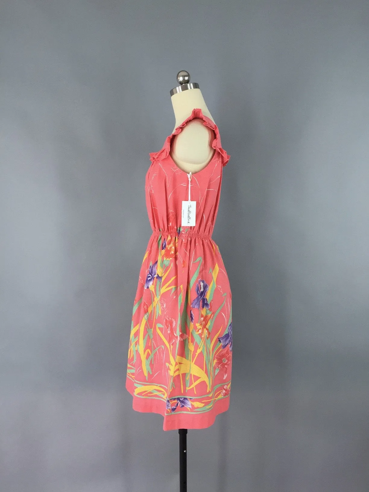 Vintage 1970s Dress / Iris Floral Novelty Print Dress